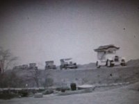 霊柩車を先頭に、列をなして火葬場へ。