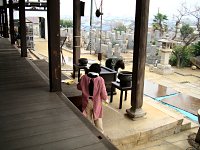 香炉や燭台も、綺麗に磨いて頂きました。