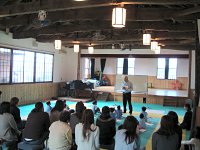 「英語教室」が初めての親御さんは、興味津々のようでした。